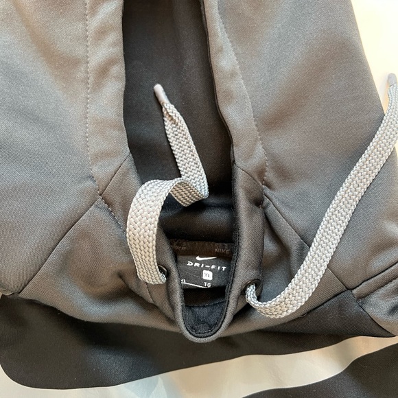 Nike Men’s Dri-fit hooded sweatshirt - Picture 3 of 3